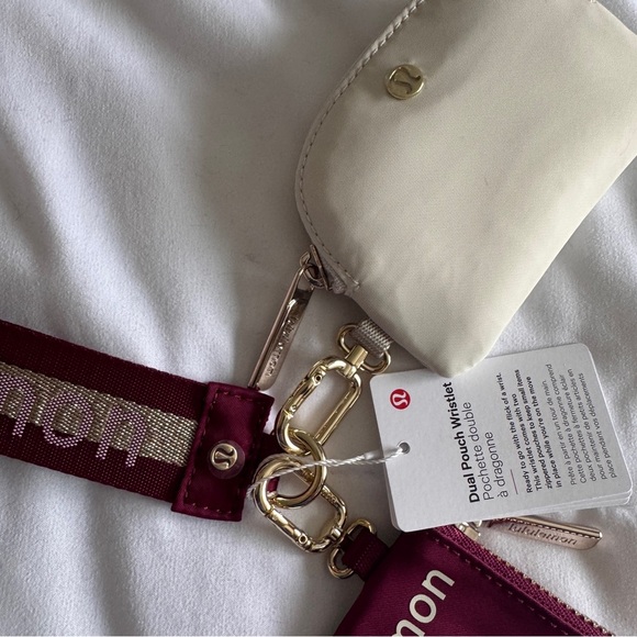75&76 Lululemon Dual Pouch Wristlet Wordmark - Deep Luxe Gold Bone - Picture 4 of 7